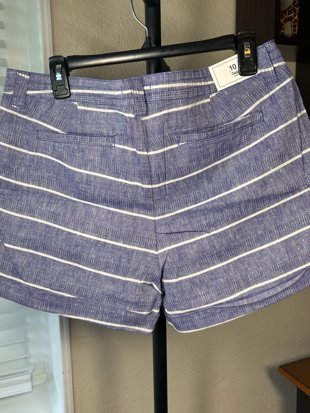 GAP Linen-Blend Shorts, indigo/white horizontal striped, button closure, size 10 - Picture 4 of 7